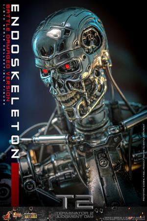 Hot Toys T-800 Endoskeleton